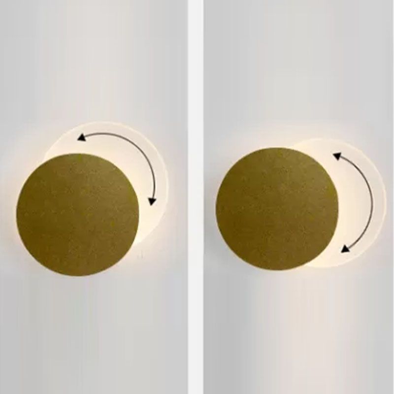 Schlafzimmer mit einer Kopfwand nach Metall postmoderne Wand montiertes Leuchte