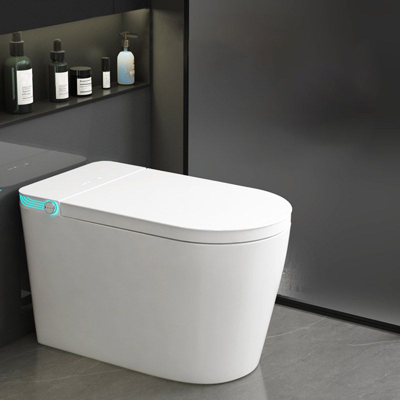 Modern White Skirted Toilet Bowl Siphon Jet Toilet with Seat for Bathroom