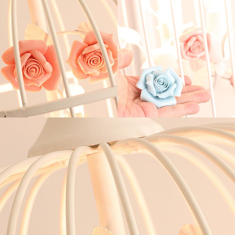 3 Lichter Kronleuchter leichter rustikaler Vogelkäfig -Metallhänge Deckenleuchte mit blau/rosa Blumendekoration