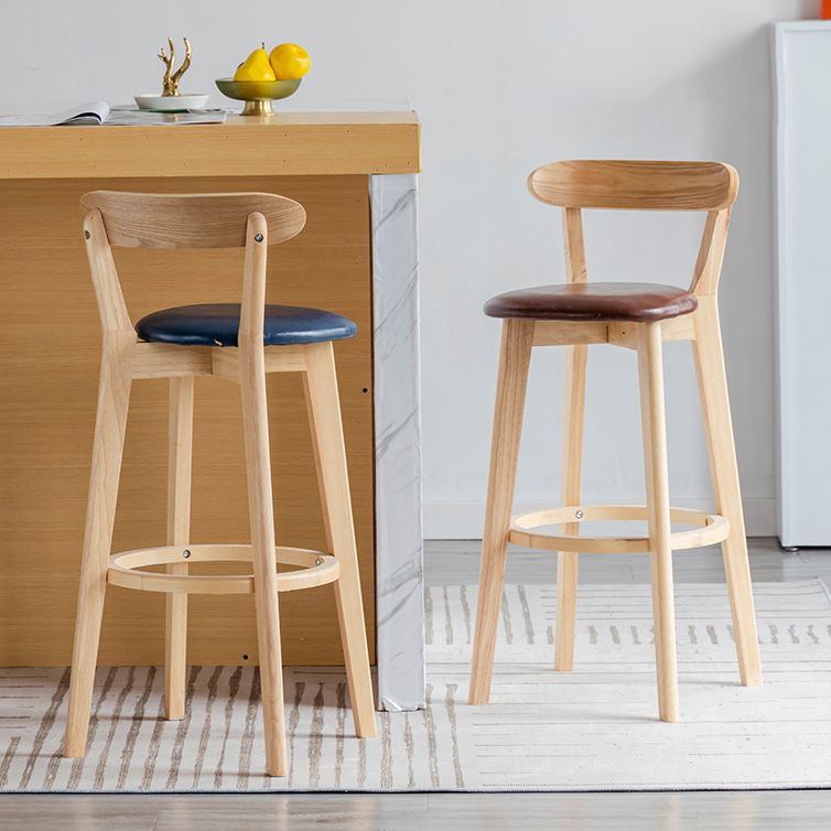 Moderner Thekenhocker ohne Armlehnen, Holz, Milchteeladen-Barhocker mit Pedal