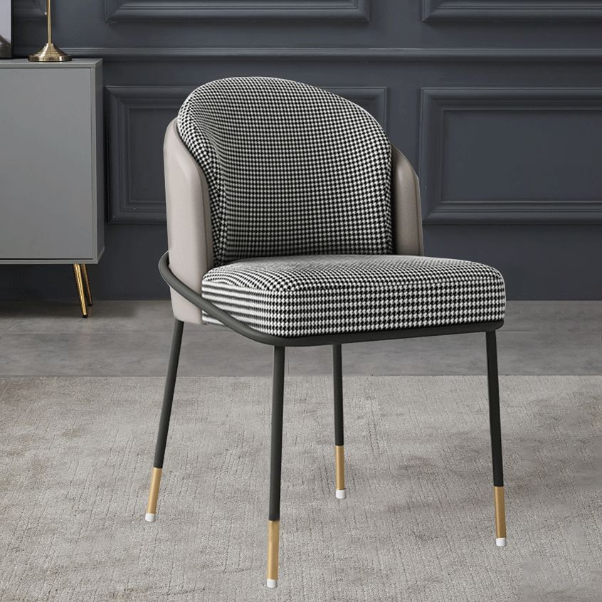 Silla de comedor de metal Glam, silla sin brazos lateral de comedor tapizada para uso en restaurantes