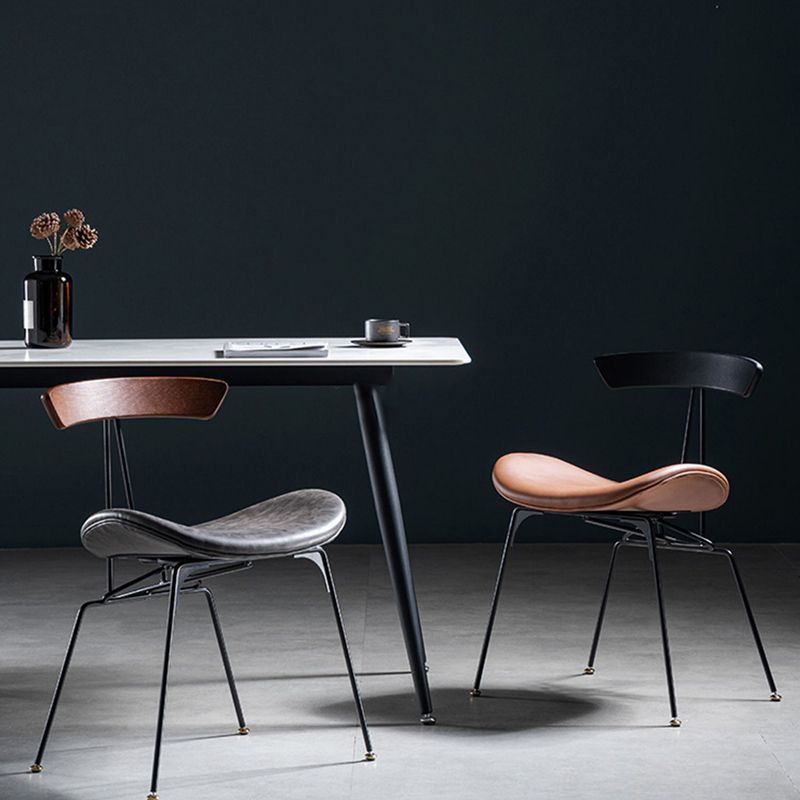 El cuero del estilo industrial que cena las sillas sin brazos abre la parte posterior que cena la silla lateral