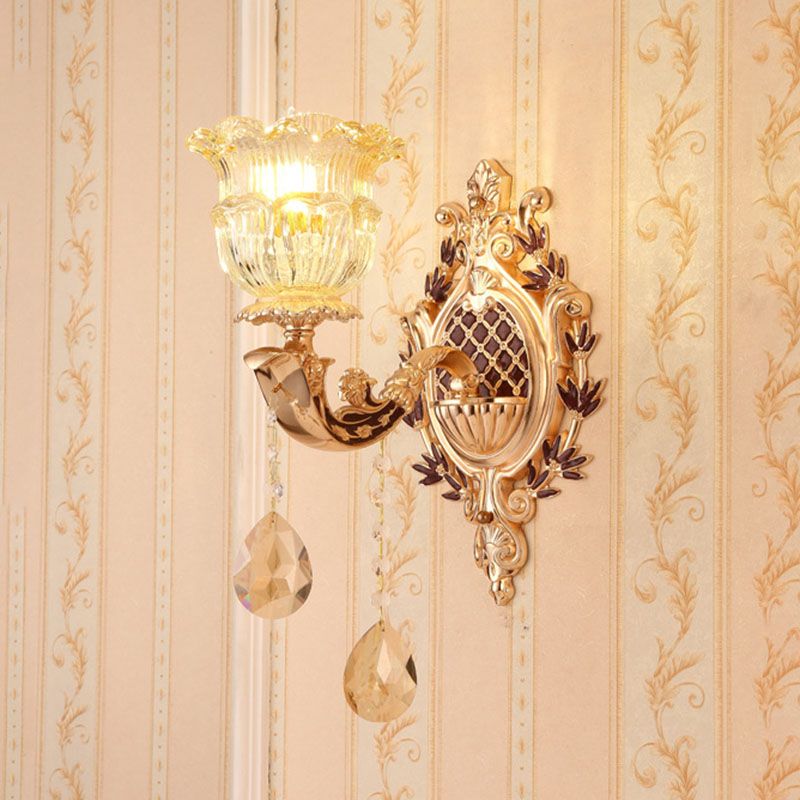 Éclairage mural en métal incurvé Idées d'éclairage mural en or moderne avec ombre en verre géométrie