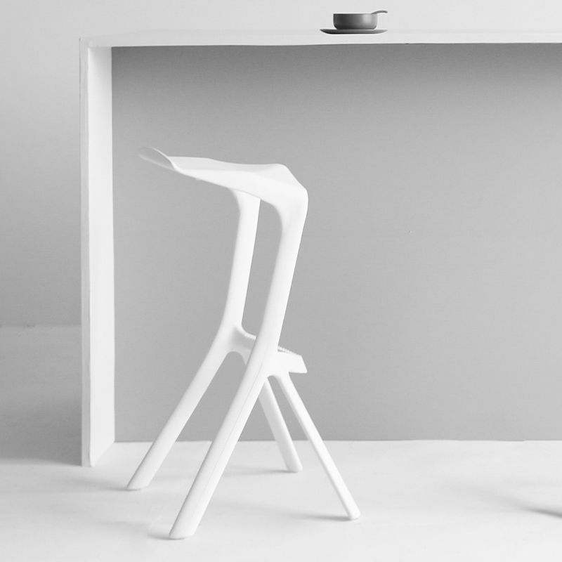 Industrial Plastic Bar Stool Indoor Stackable Bar Height Stool