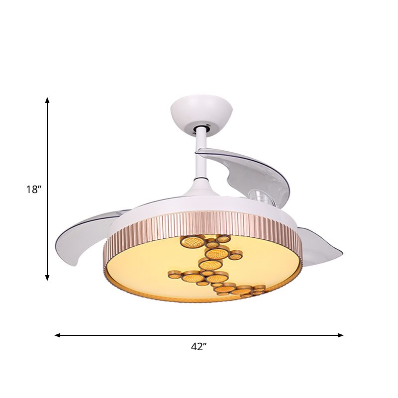 42 "Breedte Acryl Drum Semi Flush Mount Contemporary White 3 Blades LED -plafondventilator Licht met bellendecoratie