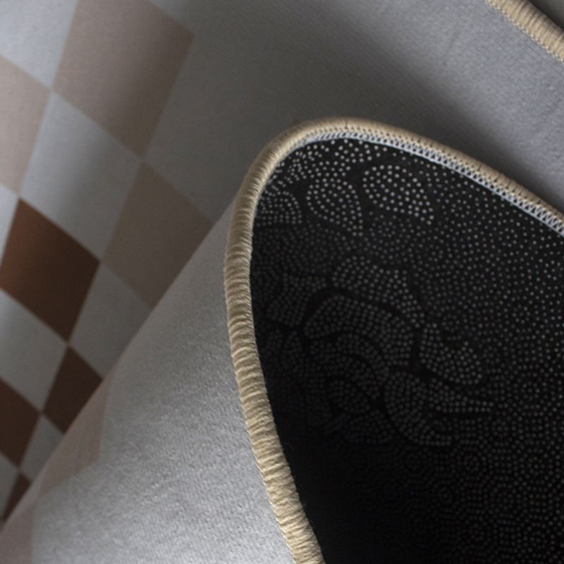 Luxury Graphic Pattern Rug Polyester Carpet Pet Friendly Area Rug for Home Decoration