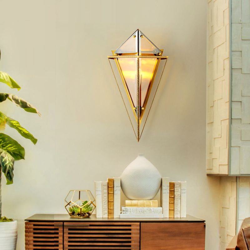 Triangle Wall SCONCE LICHT VINTAGE AMBER/Smokgrijs Glas 1 Lichte gang LED -wandlamp met ijzerframe