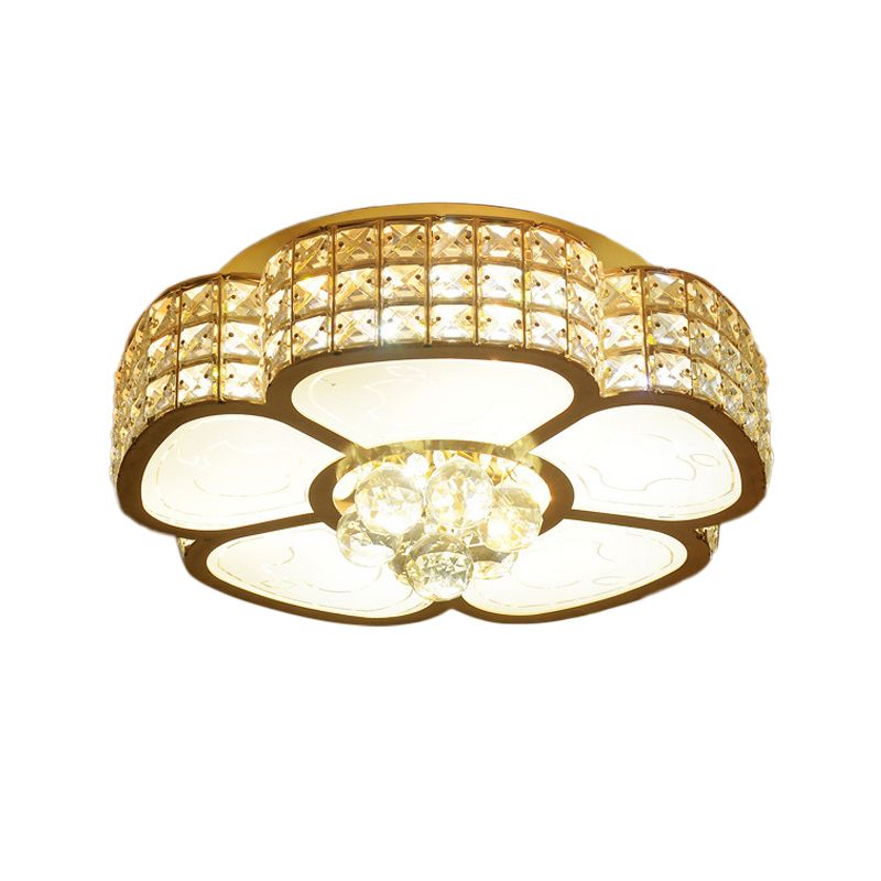 Modern Flower Ceiling Flush Light 4/6-Bulb 16"/23.5" Wide Clear Crystal Encrusted Flush Mount Fixture in Gold