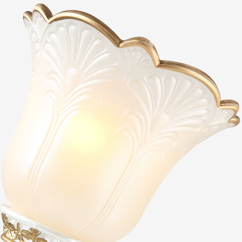Opal Glass Flower Wall Sconce Light tradizionale 1/2 Luci da soggiorno Lampada da parete in bianco