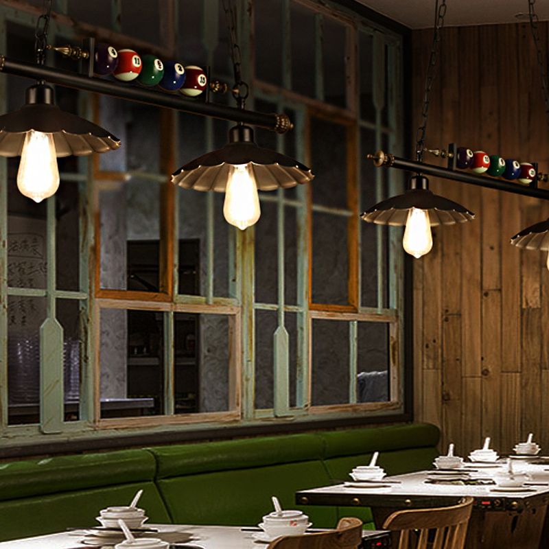 2/3-Licht-Billardtischleuchte mit Wellenschliff und Billardkugel-Dekoration, Vintage-Metallic-Hängeleuchte in Schwarz