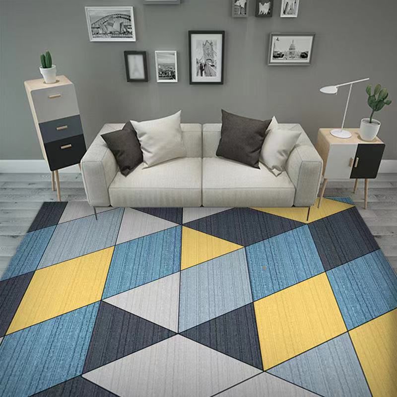 Red Luxury Carpet Polyester Graphic Carpet Stain Resistant Carpet for Home Decor