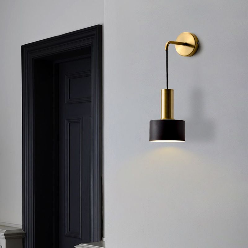 Lámpara montada en la pared de tambor lámpara de montaje de pared de metal posmoderna para sala de estar