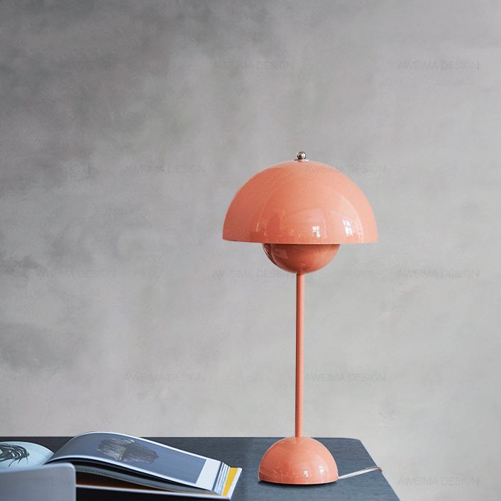 1 Lampada da tavolo da notte a cupola leggera Lampada da tavolo in metallo moderno