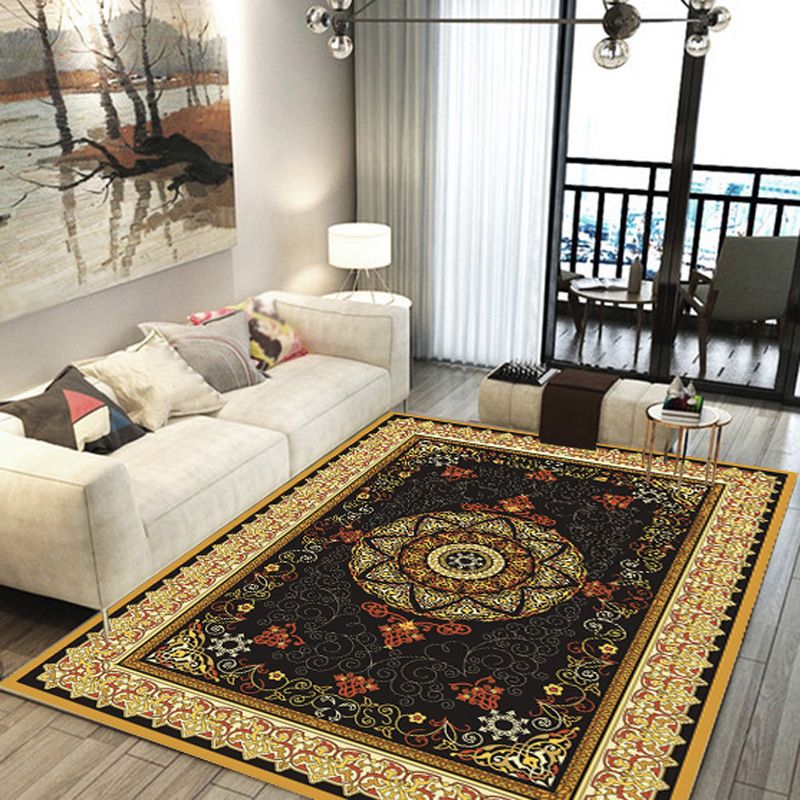 Brown Living Room Area Carpet Traditonal Pattern Polyester Area Rug Non-Slip Backing Rug