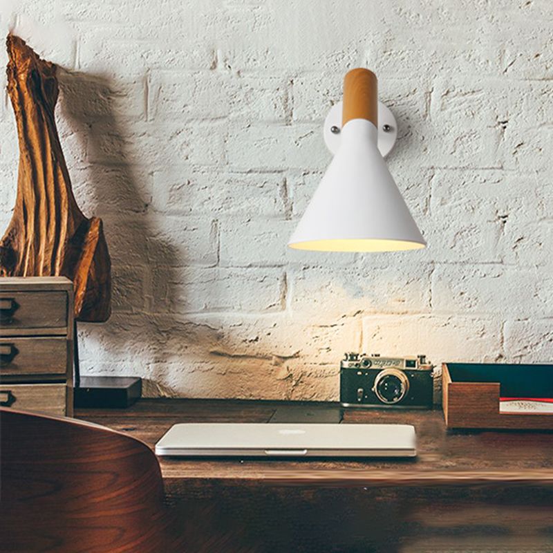 Lámpara de pared de minimalismo en forma de embudo estilo moderno de madera de madera de 1 luces accesorio de iluminación