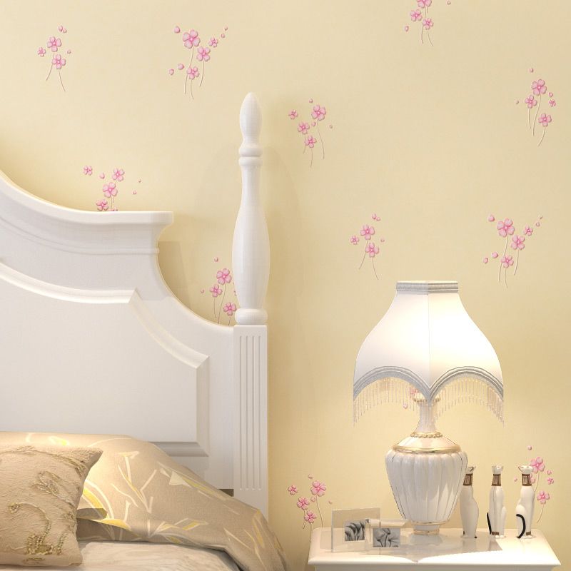 Rustic Floweret Wallpaper Roll Pink and Beige Stain Resistant Wall Decor for Bedroom