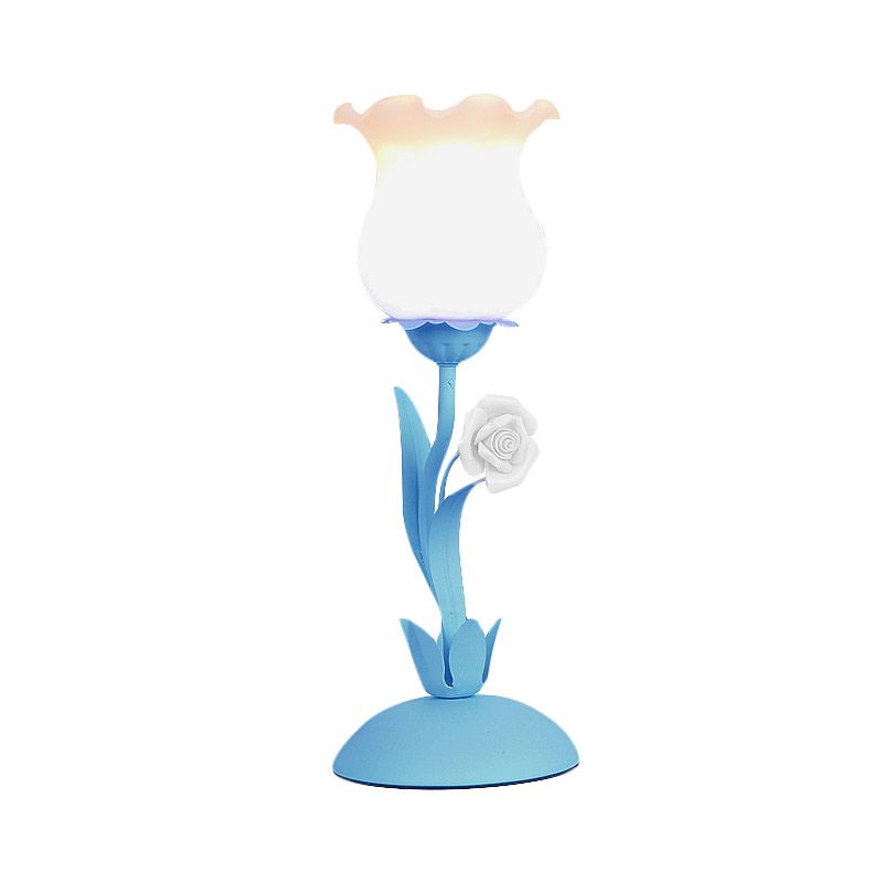 Pastoral Rosenknospetisch Licht 1 Kopf Opal Mattglas Nachttisch Lampe mit rosa/blau/grüner Rebe