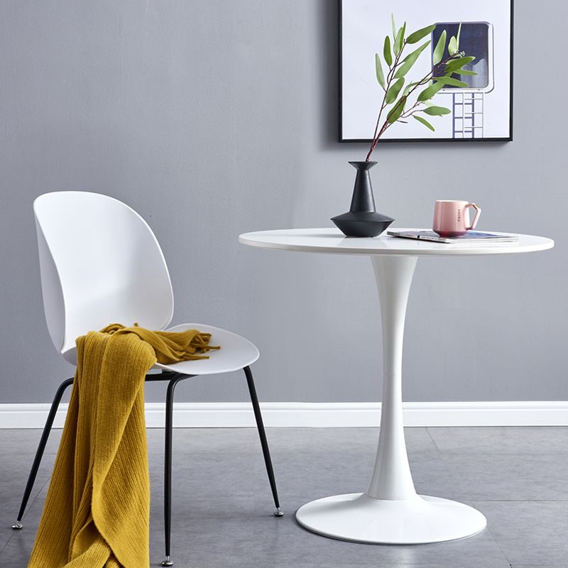 Round Modern Style Solid Wood Dining Table Dining Furniture with Tulip Base