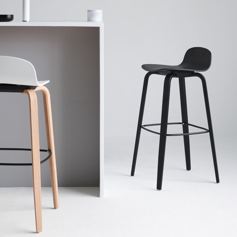 Plastic Low Back Bar Stools Scandinavian Beech Wood Base Barstool