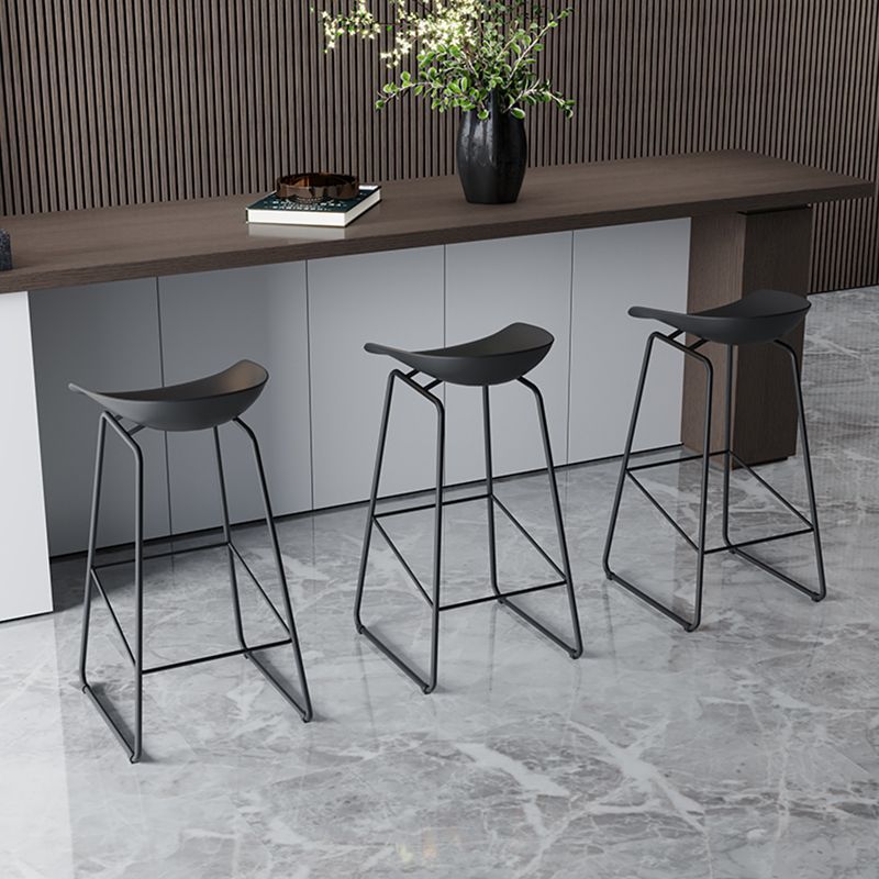 Modern Style Bar-stool Sled Legs with Iron Footrest Low Back Barstool for Kitchen