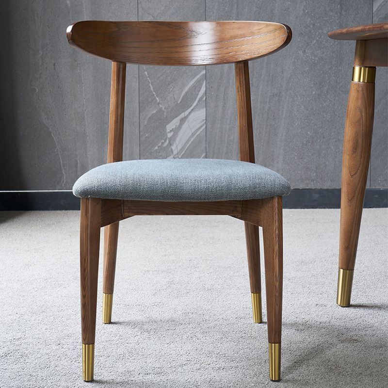 Chaise latérale en bois de finition mate de style moderne, chaise latérale à dossier ouvert pour salle à manger