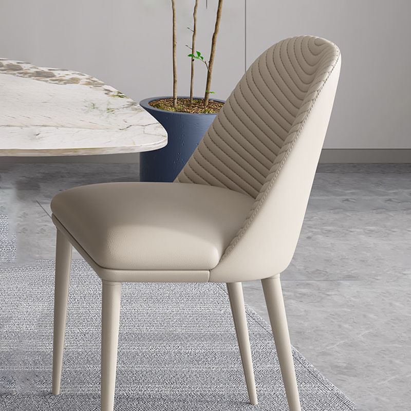 Chaises de salle à manger en cuir de chaise à dossier solide sans accoudoirs de style contemporain pour la cuisine