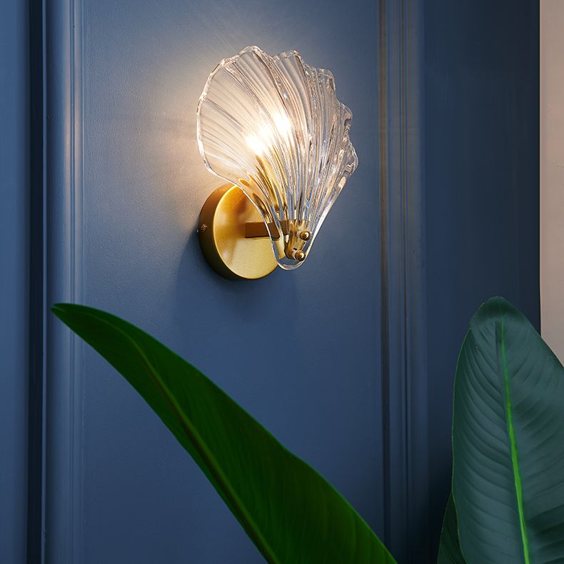 Shell Shaped Wall Sconce Lighting Modern-Style Glass Bedroom Sconce Light Fixture in Clear