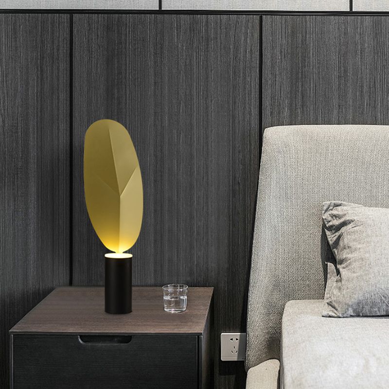 LED Leaf Task Lighting Modernist Metal Night Table Lamp in Pink/Gold for Living Room
