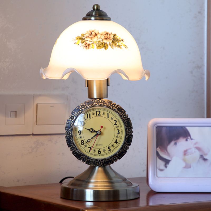 Brass 1 Bulbe Night Table Lampe Rural Rural Faceted Verre Dôme en forme de table pour chambre à coucher