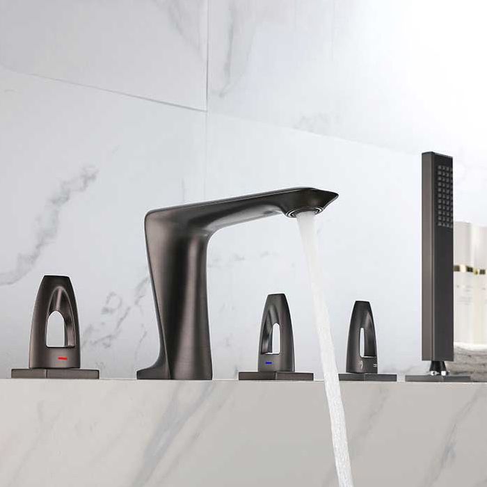 Contemporary Deck Mounted Metal Freestanding Tub Filler Three Handles Freestanding Faucet