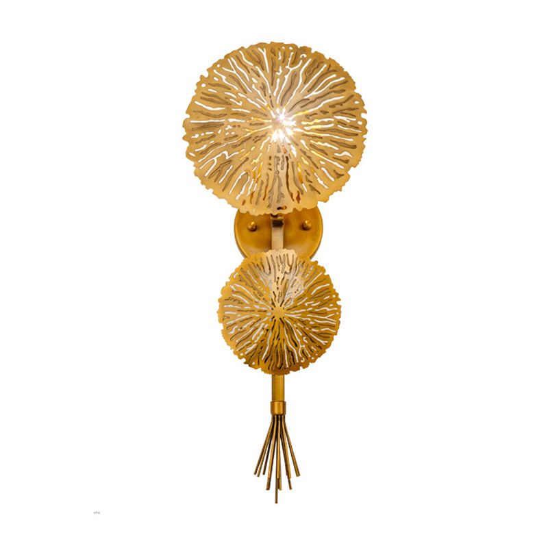Luz de pared de forma de loto dorado en la lámpara de pared de hierro electroplacado de estilo creativo moderno para espacios interiores