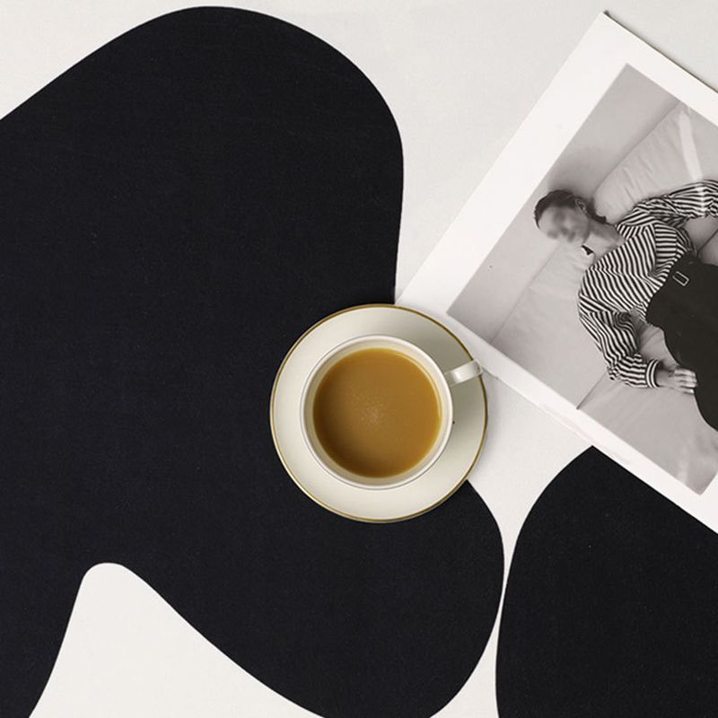 Black Modern Rug Polyester Abstract Print Rug Non-Slip Backing Rug for Home Decor