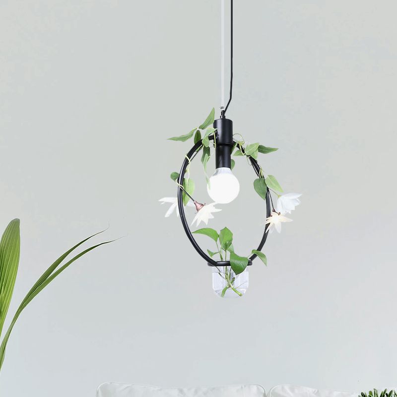1 leichte Anhängerlampe Bauernhausdreieck/runde/quadratische Rahmen Metall Hanging Deckenlicht in Schwarz/Gold mit Pflanzentopf und falsche Blumenrebe