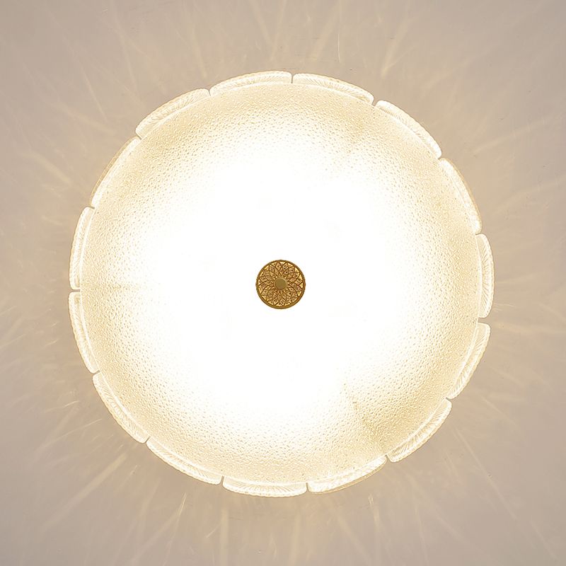 Gold Metal Flush Mount Light Armaturen Traditionele Drum Slaapkamer Flush Plafond Lampen met Glas Shade