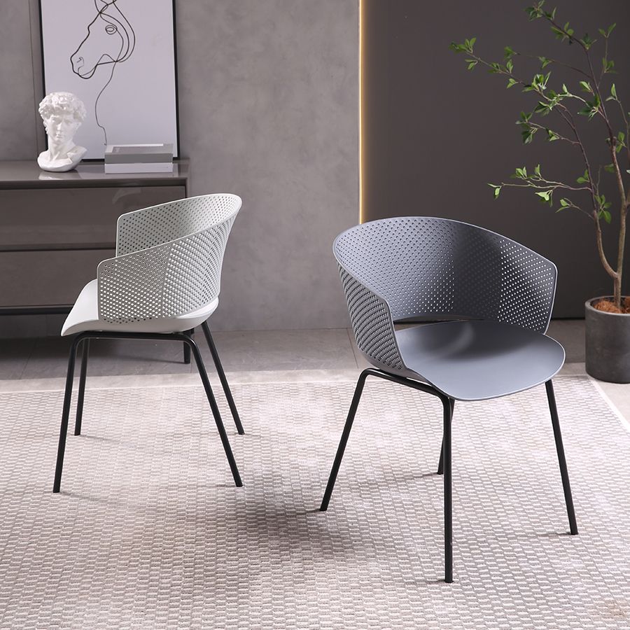 Silla de comedor contemporánea con respaldo abierto y patas de metal para cocina