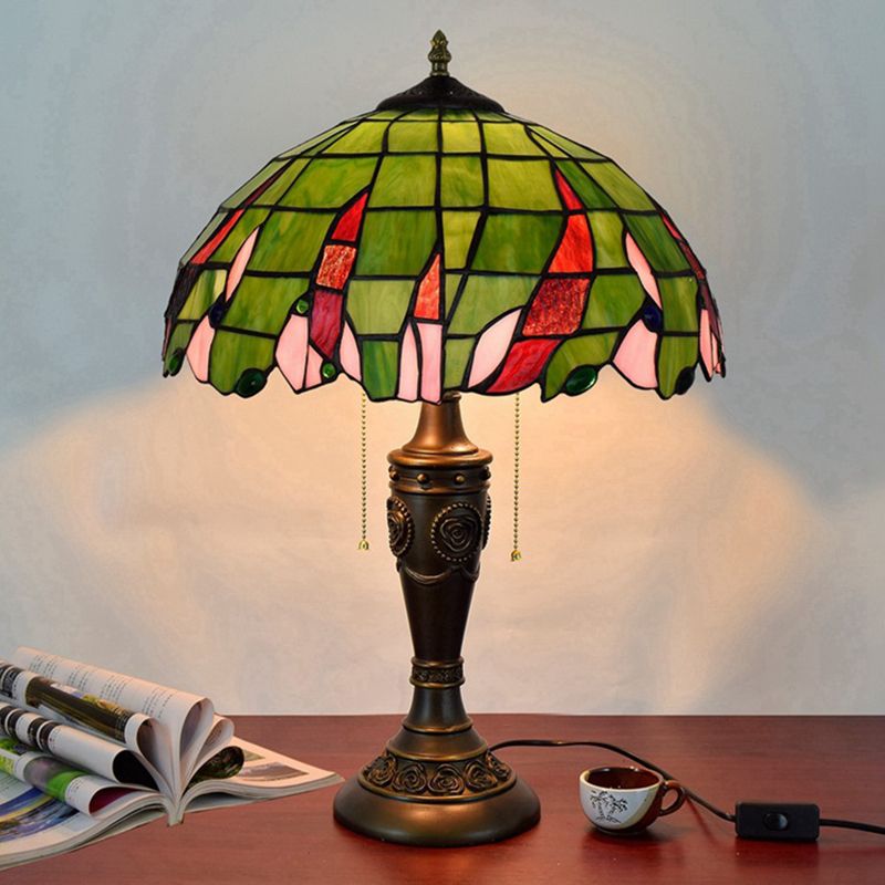 Bronze 2 têtes lampe de table Tiffany Green Verre feuille à motifs de navette de nuit avec chaîne de traction
