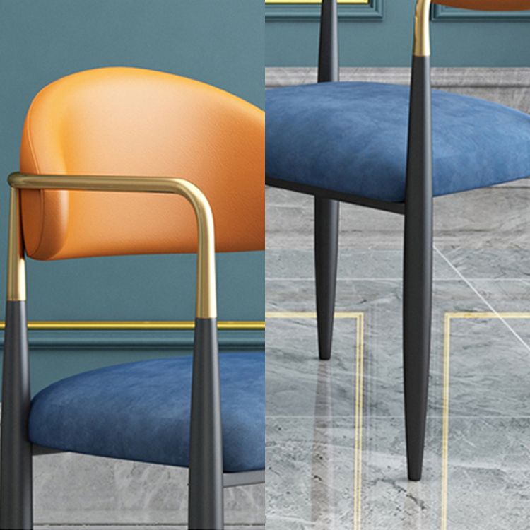 Silla de comedor tapizada con acabado mate y respaldo abierto contemporáneo para sala de conferencias