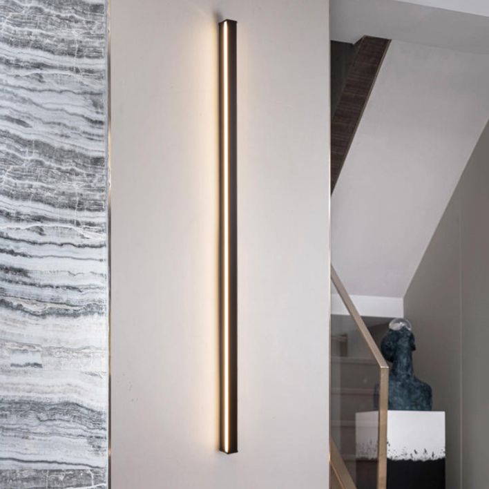 1 Light Linear Shape Wall Lighting Modern Style Metal Wall Light Sconce in Black