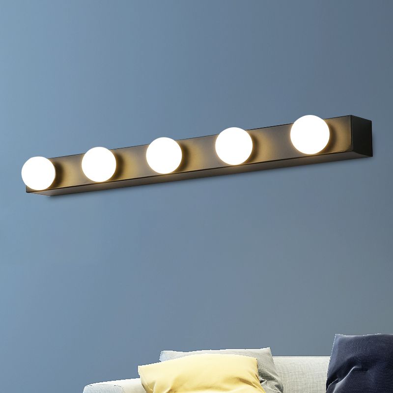 Finitura nera/bianca Open Bulb Vanity Lighting Freeture Minalismo Stile 4/5 teste Luce a parete in metallo per bagno