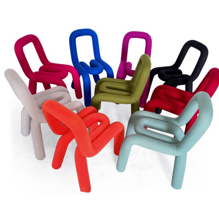 Silla lateral de terciopelo estilo diseñador para el hogar, silla de comedor abierta con acabado mate