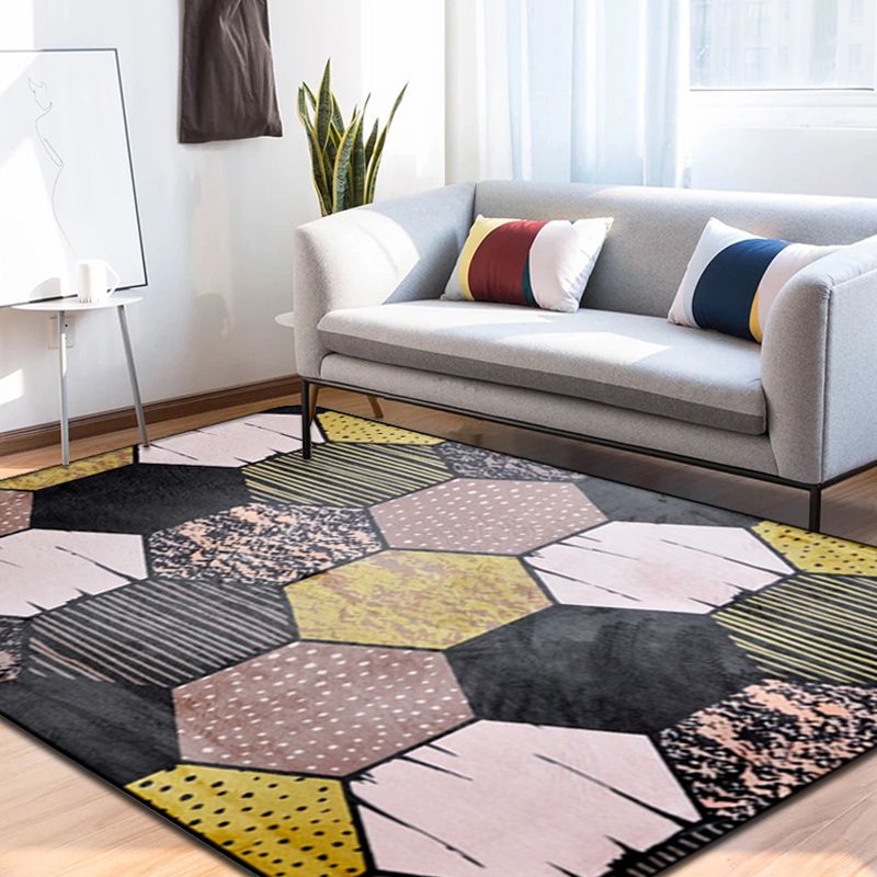 Novelty Geometric Pattern Rug Black Polyester Rug Washable Pet Friendly Non-Slip Area Rug for Living Room