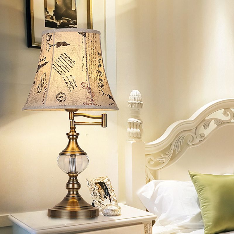 Lampada da comodino in cristallo beige/marrone chiaro, semplice campana con pannelli, lampada da notte in stile tradizionale a luce singola per camera da letto