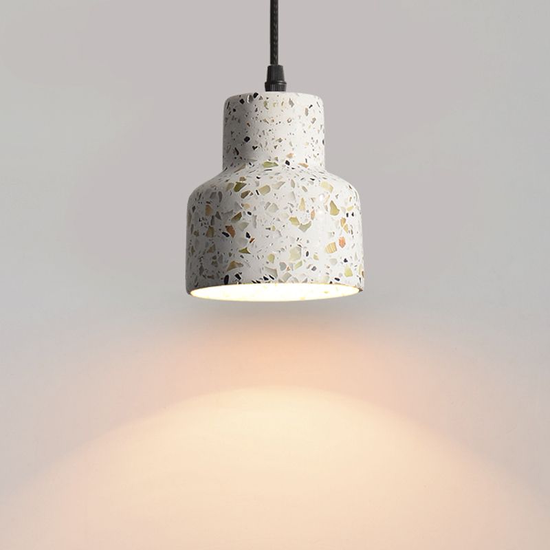 Funzione illuminazione a sospensione ombreggiata in terrazzo in stile minimalista a soffitto appeso in bianco