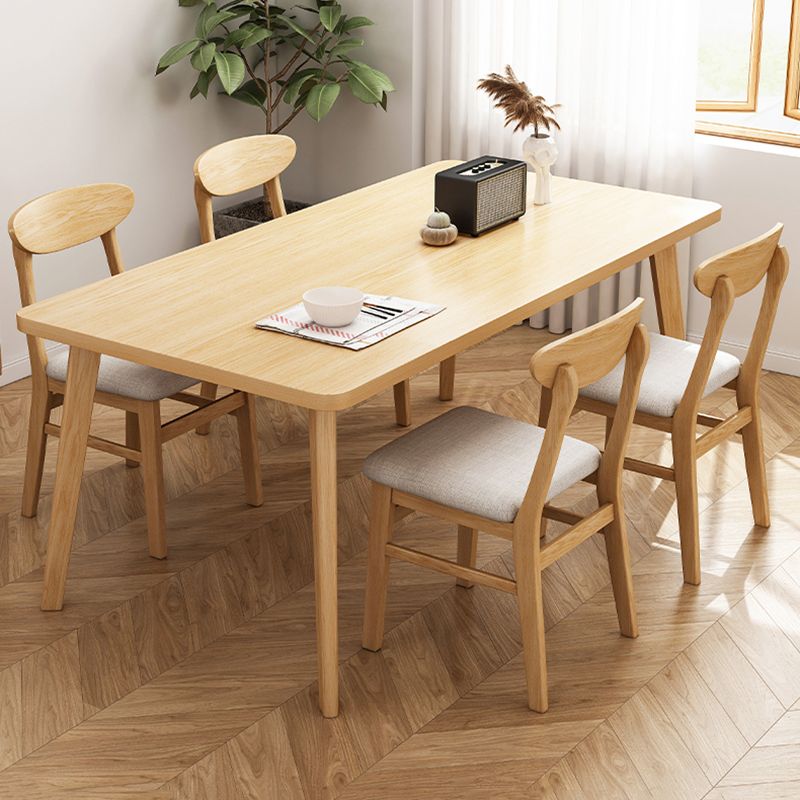 Table à manger en bois massif rectangle Table en bois de caoutchouc moderne dans la nature avec 4 jambes