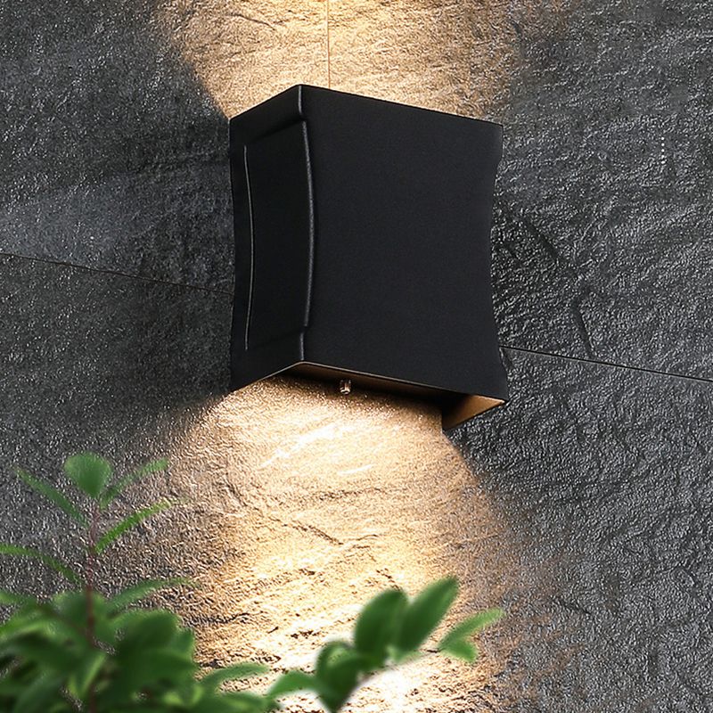 Modern Style Geometry Shape Wall Sconce Metal 2 Light Sconces for Outdoor