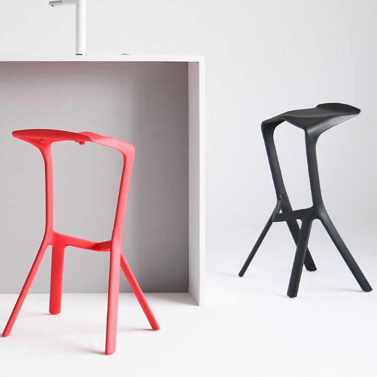 Industrial Plastic Bar Stool Indoor Stackable Bar Height Stool