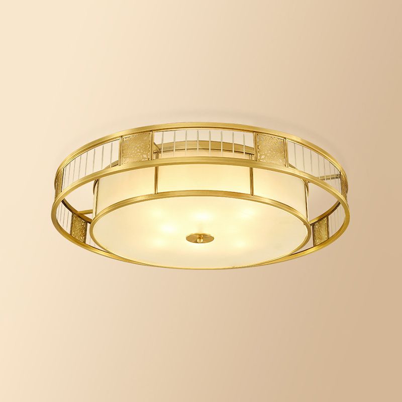Trommelförmiges Wohnzimmer Flush Mount Licht Klassische Creme Glas Gold Flush Mount Befestigung mit Ausschnitt Metall Dekor