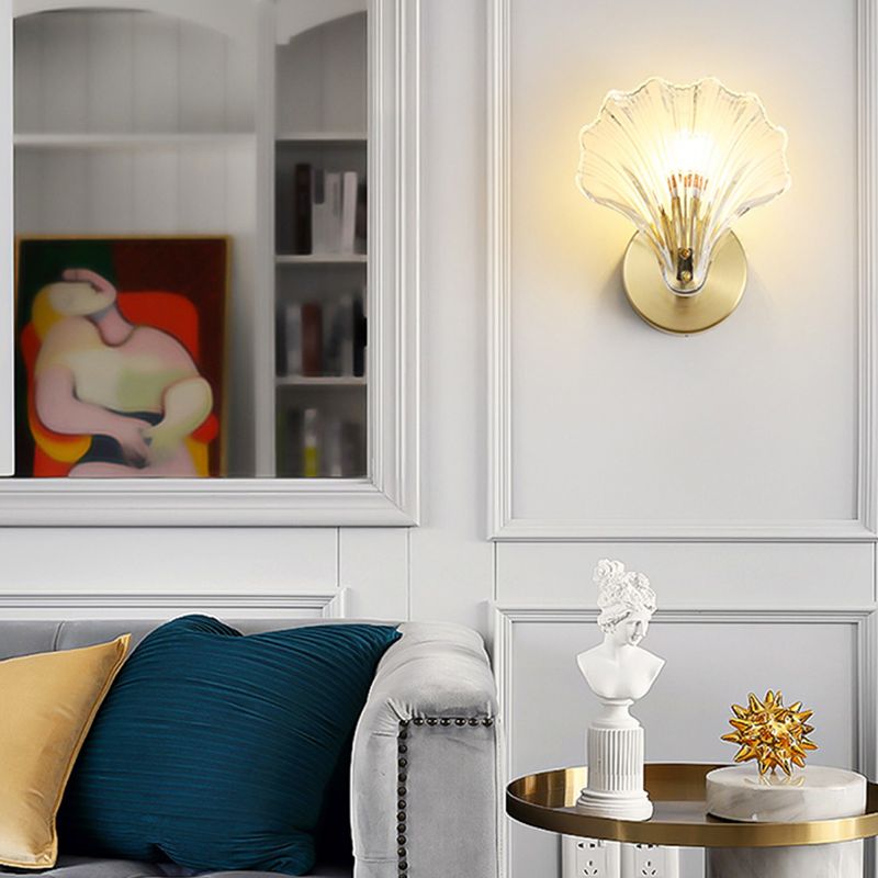 Shell Glass Shade 1 - Light Wall Sconce Metal Wall Armed Light in Clear and Gold