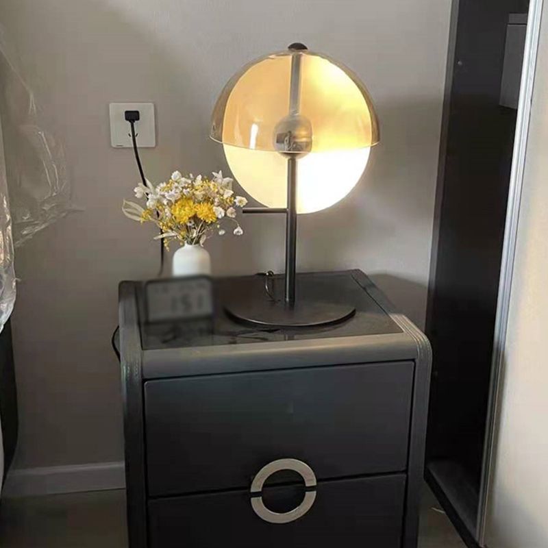 Eenvoudige bureaulamp huishoudelijke glazen tafellichtmakelaar voor slaapkamerstudieruimte