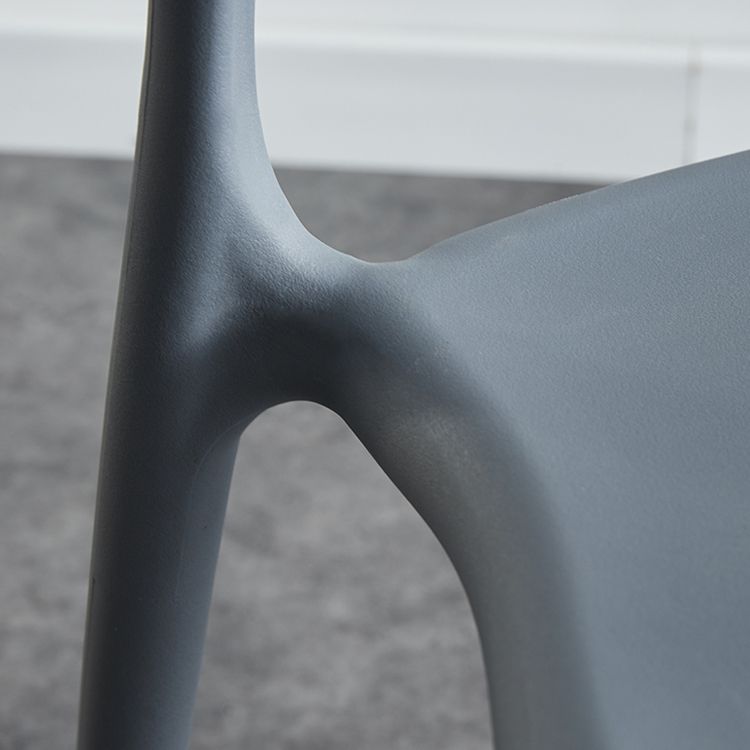 Chaises d'appoint de salle à manger empilables en plastique Chaises de salle à manger sans accoudoirs à dossier ouvert (Ensemble de 4)